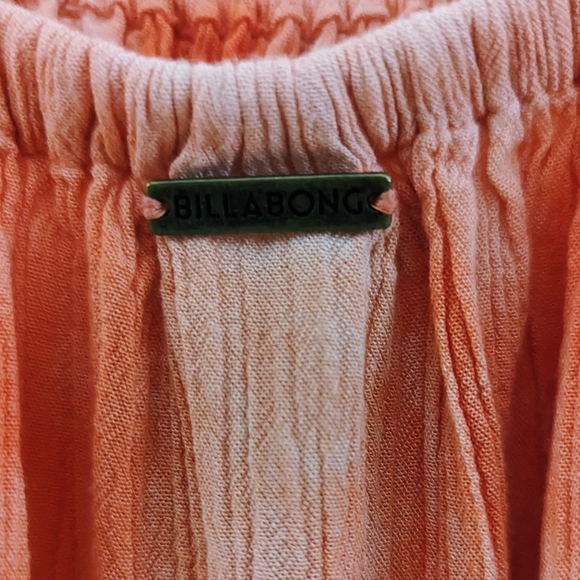 Size Medium Off Shoulder Peach Summer Top by "Billabong" - Picture 3 of 4